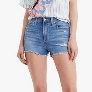 💙 High Waisted Levi’s Denim Shorts in Sapphire Dust💙